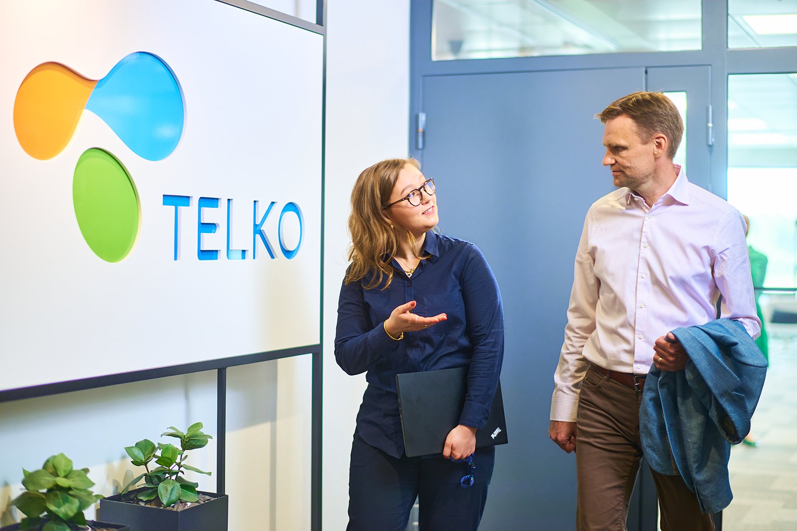 oikea koko telko kaksi työntekijää